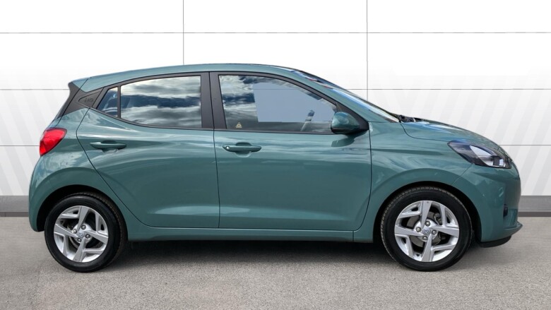 Hyundai i10 1.0 MPi SE Connect 5dr Petrol Hatchback
